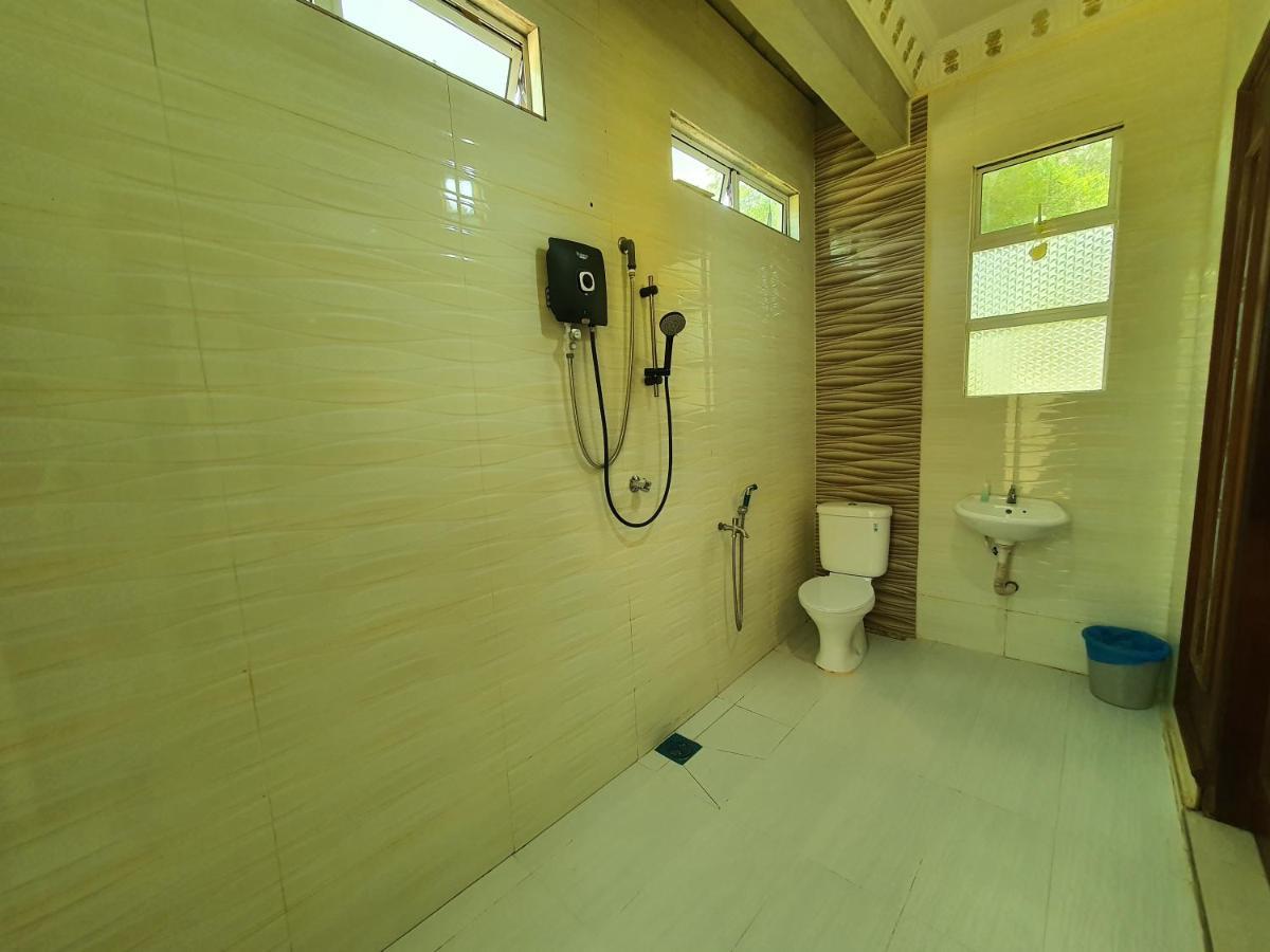 OYO 90347 Villa Temila Pasir Puteh Esterno foto