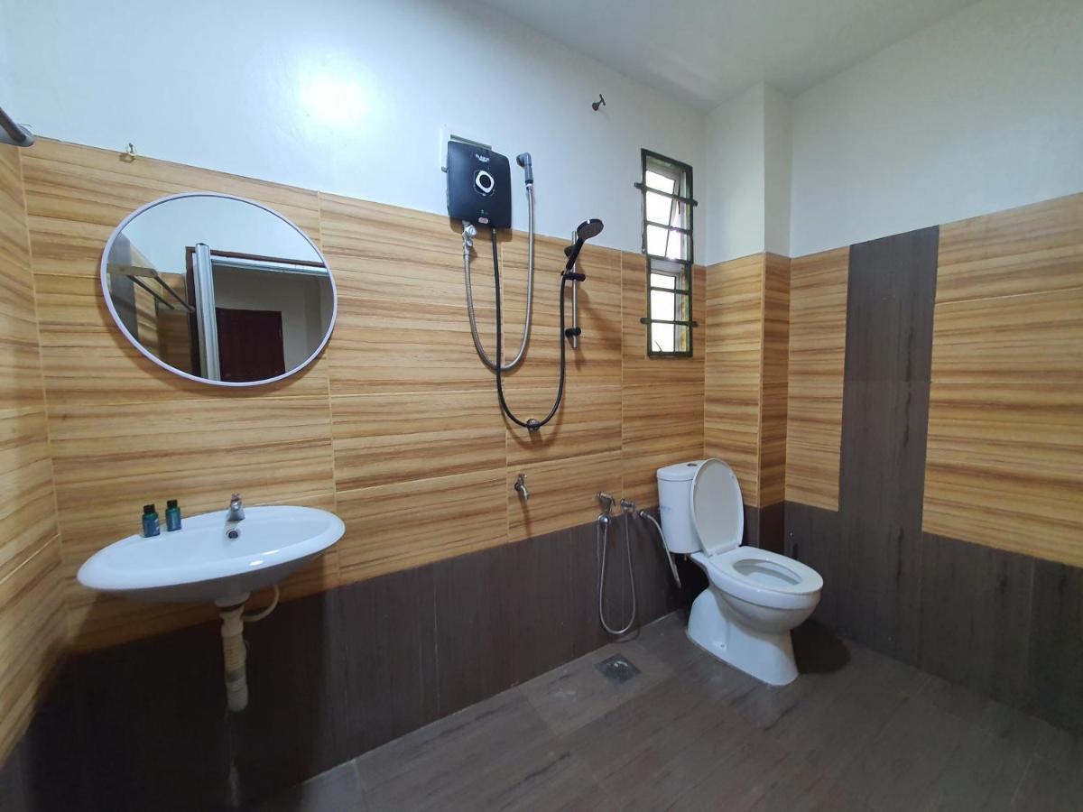 OYO 90347 Villa Temila Pasir Puteh Esterno foto
