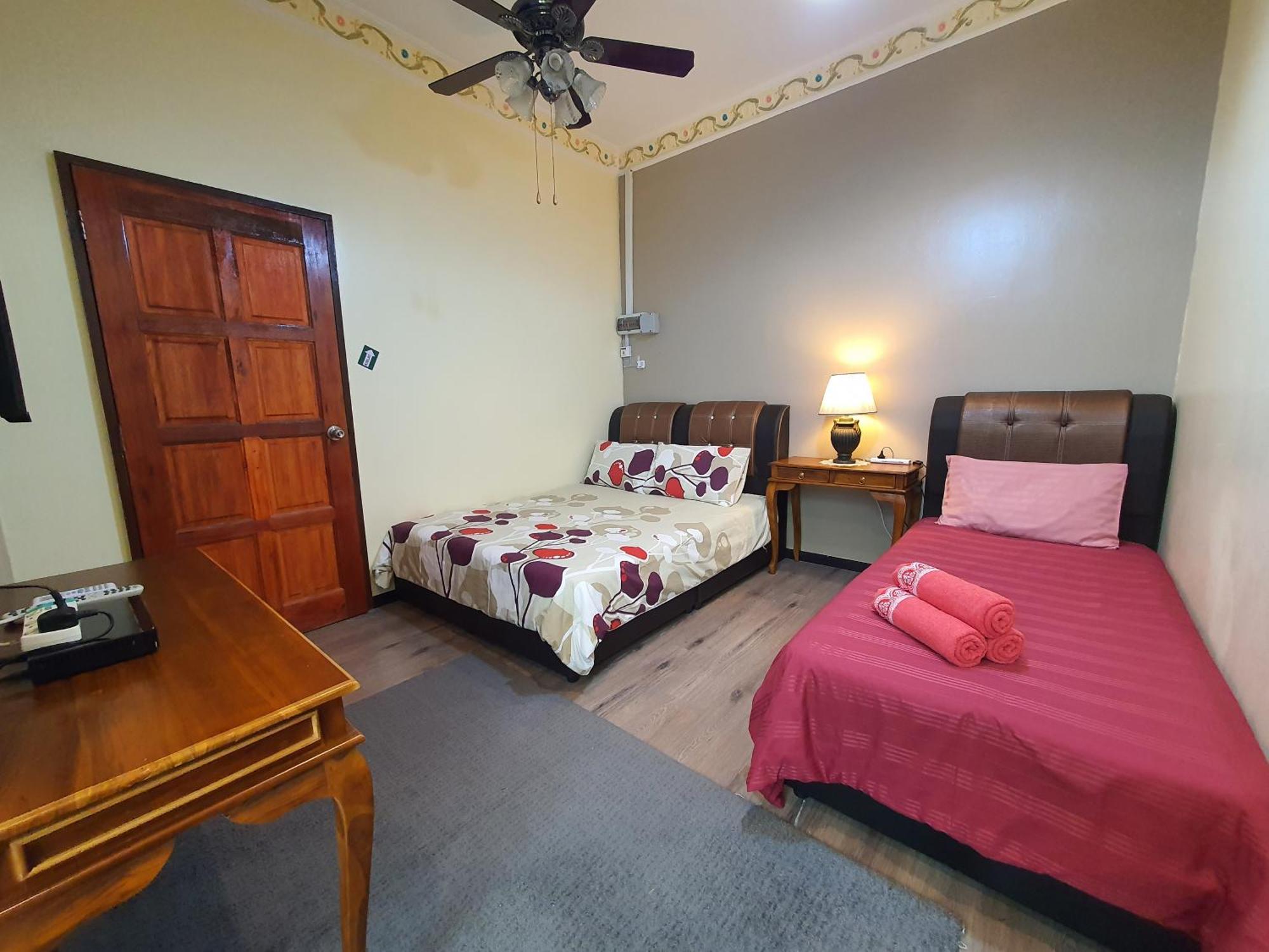 OYO 90347 Villa Temila Pasir Puteh Esterno foto