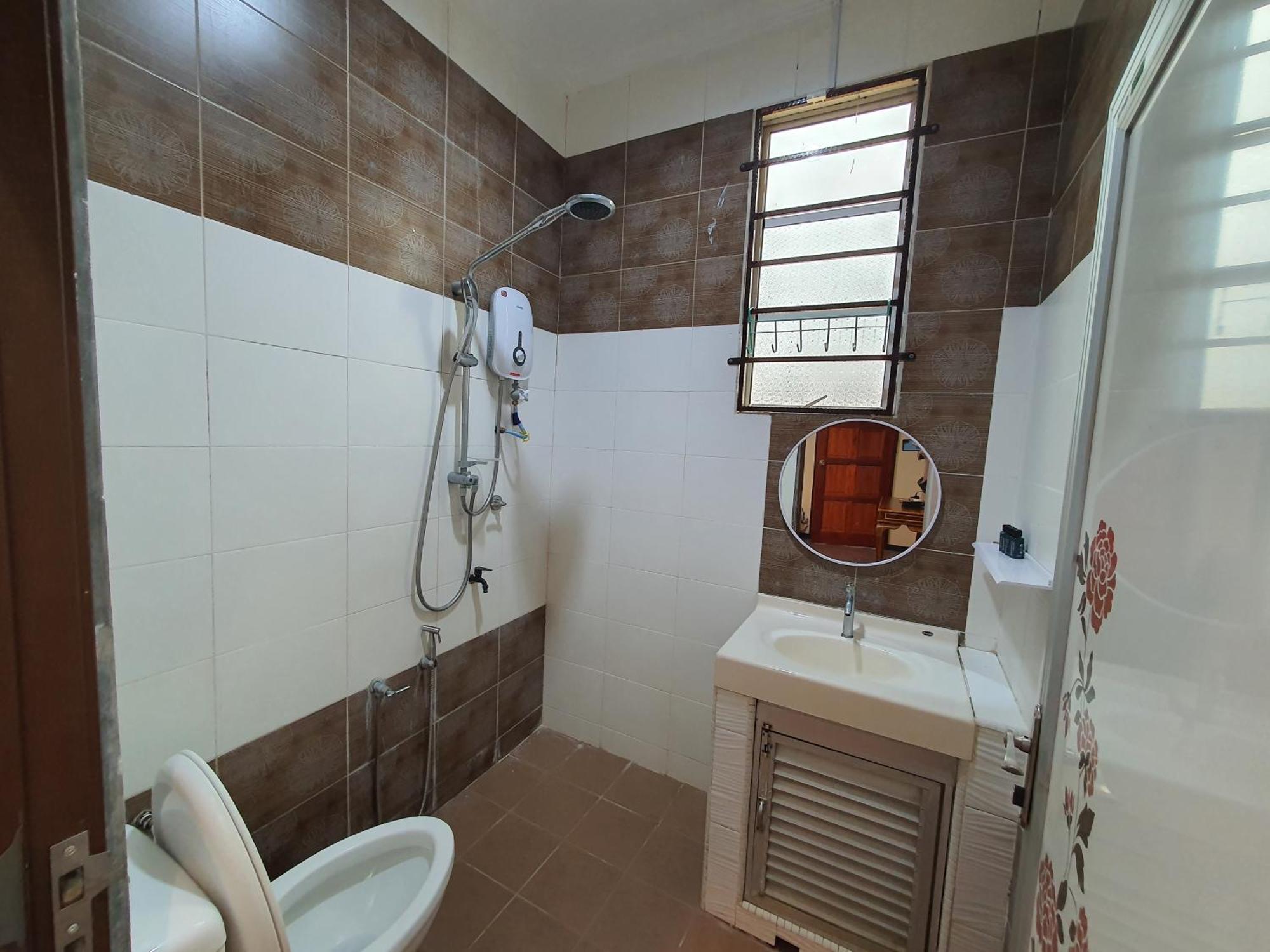 OYO 90347 Villa Temila Pasir Puteh Esterno foto